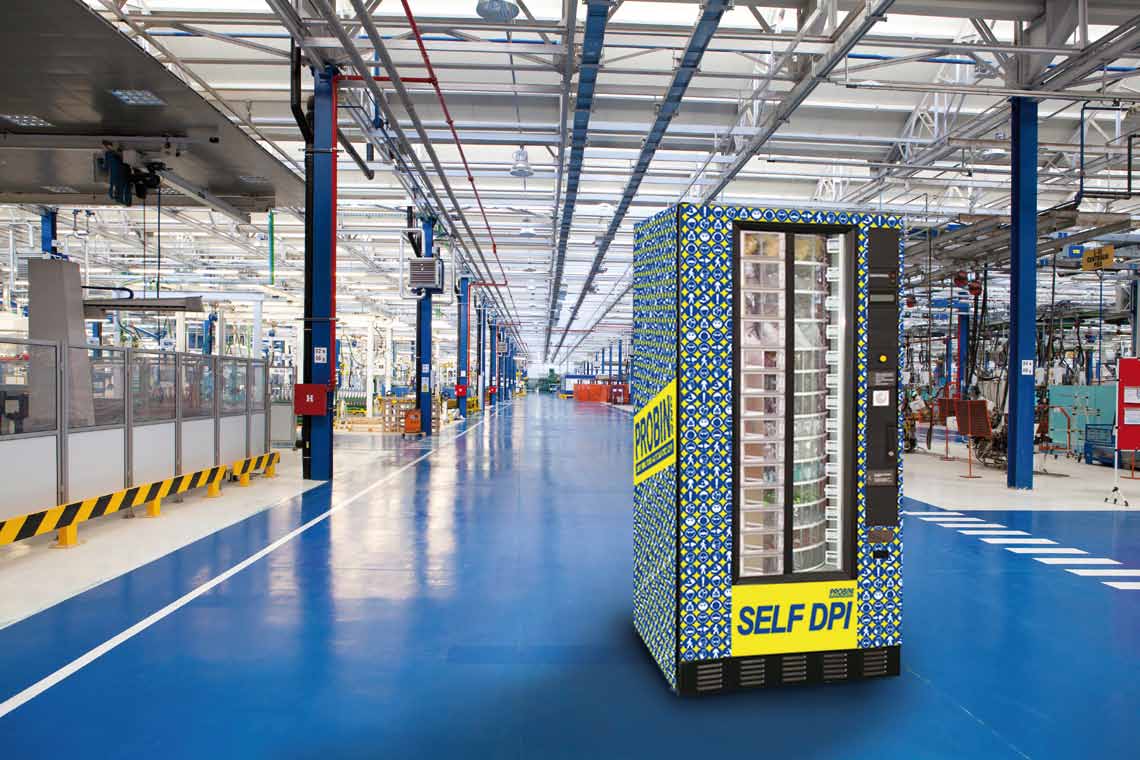 Distributore Probin Self DPI in reparto industriale